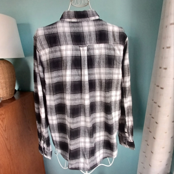 EUC Woolrich Black, Grey, & White Plaid 100% Cotton Flannel Shirt-Men's Size XL - Picture 3 of 6